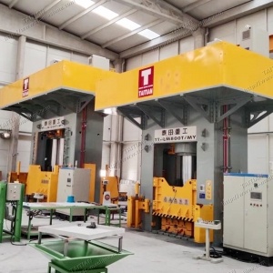 Hydraulische Presse für Verbundmaterial